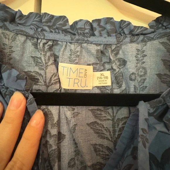 Time and Tru Blue Floral Ruffle Dress - Picture 4 of 6